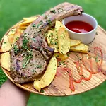 Yaev Family 카를로보