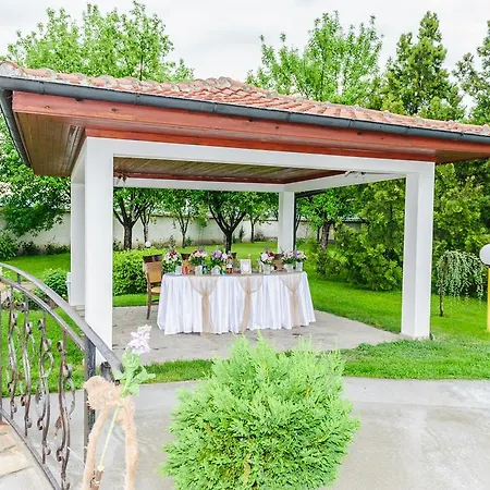 Yaev Family Hotel 3*