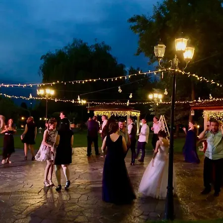 Yaev Family Hotel Karlovo