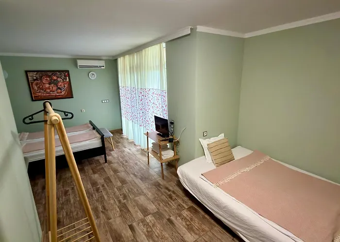 Yaev Family Хотел