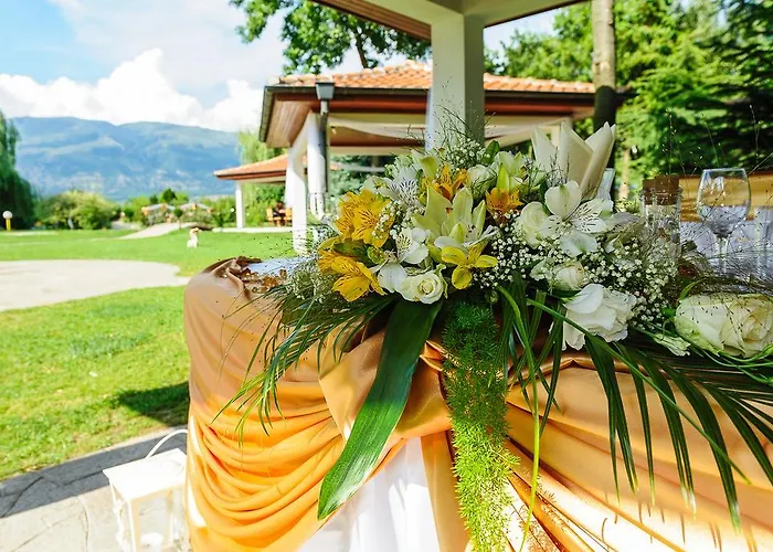 Хотел Yaev Family 3*