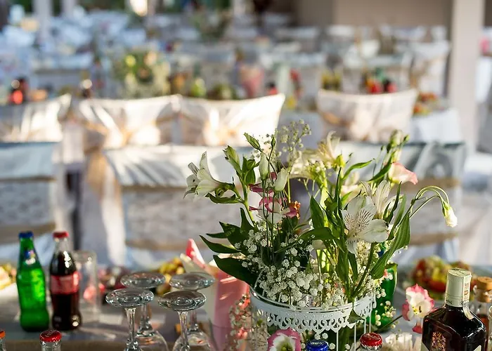 Хотел Yaev Family 3*