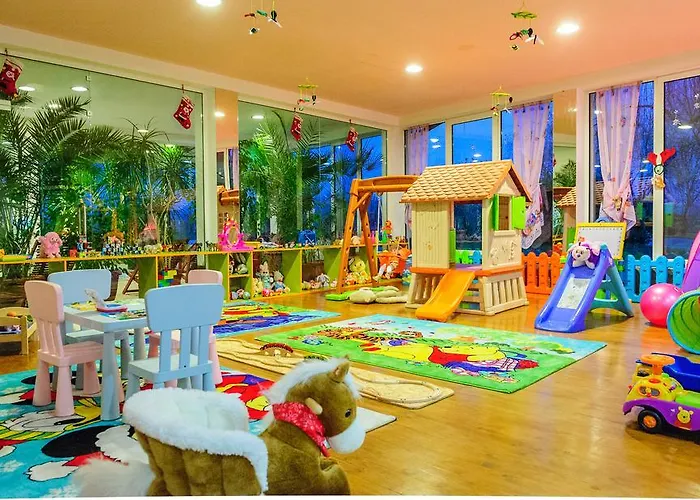 Хотел Yaev Family Карлово