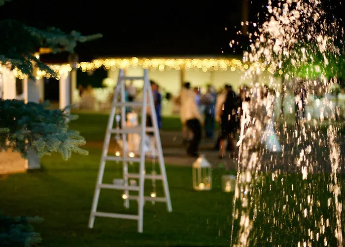 Хотел Yaev Family