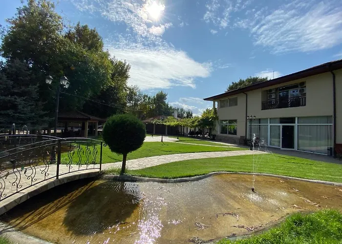 Yaev Family Хотел 3*