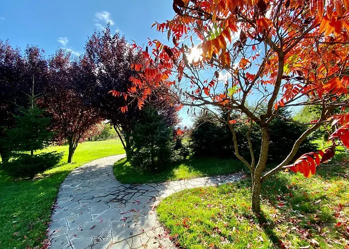 Yaev Family Хотел